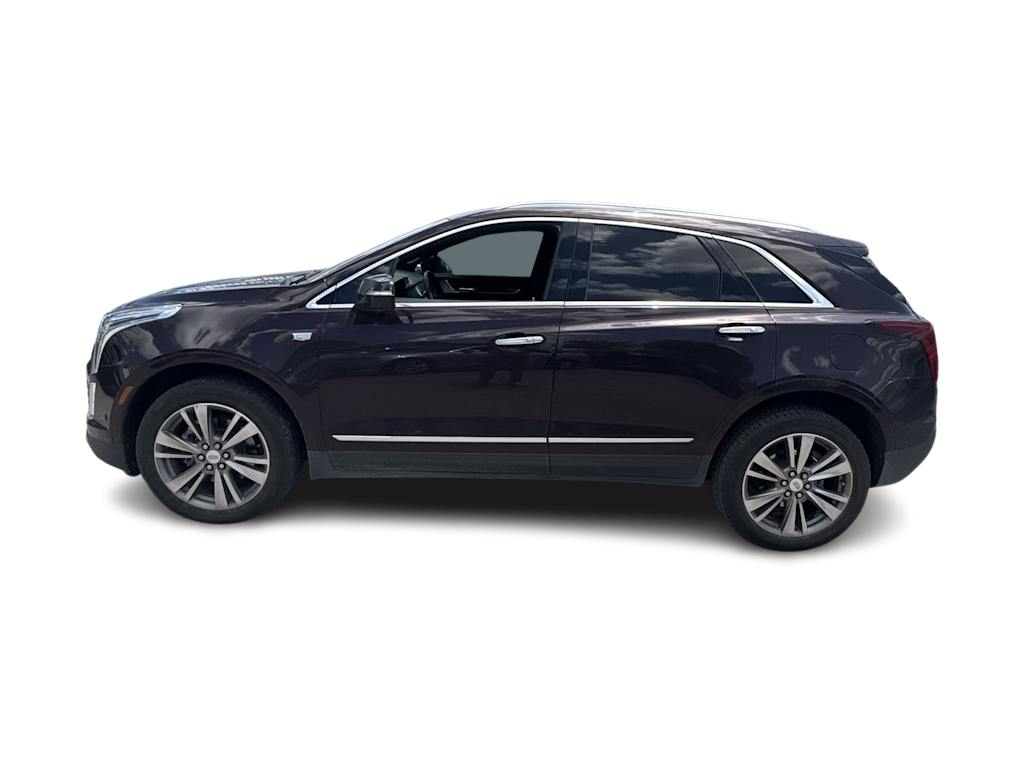Thumbnail: 2021 Cadillac XT5 - 3