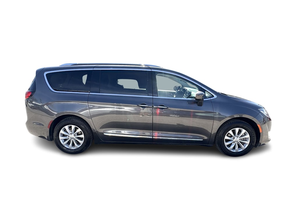 Thumbnail: 2019 Chrysler Pacifica - 27