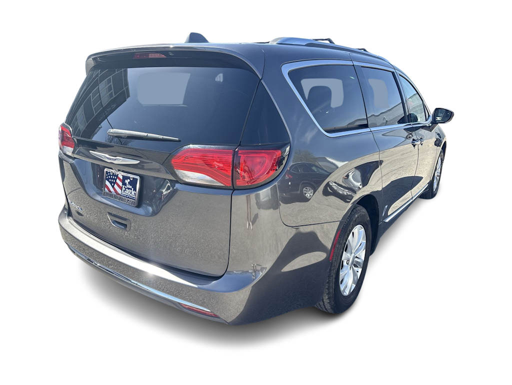 Thumbnail: 2019 Chrysler Pacifica - 26