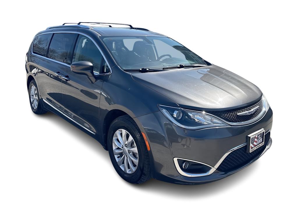 Thumbnail: 2019 Chrysler Pacifica - 19