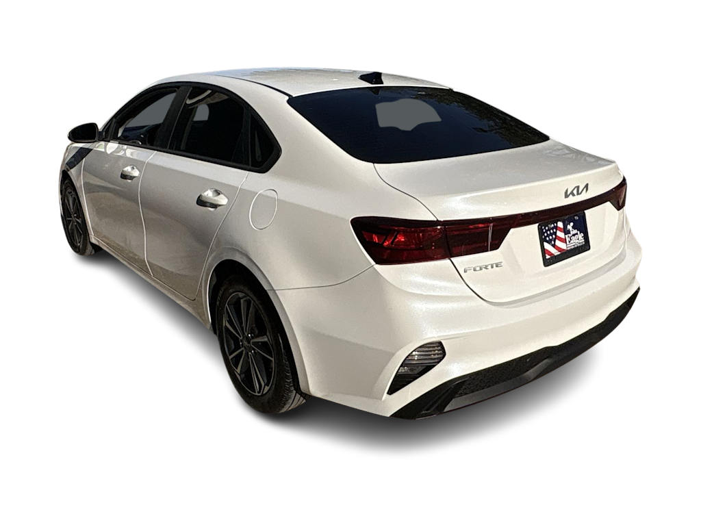 Thumbnail: 2023 Kia Forte - 4