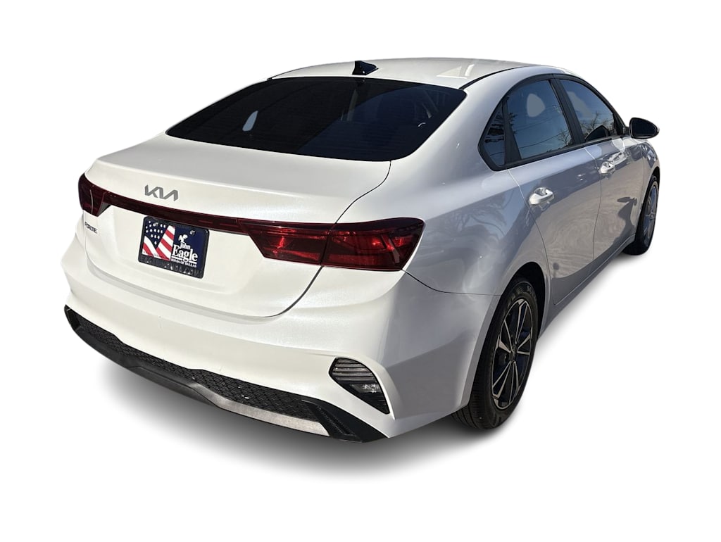 Thumbnail: 2023 Kia Forte - 24