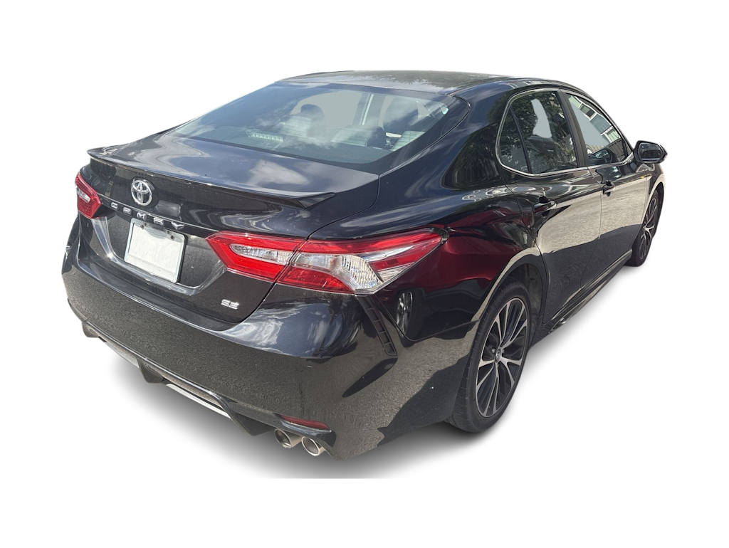Thumbnail: 2018 Toyota Camry - 16