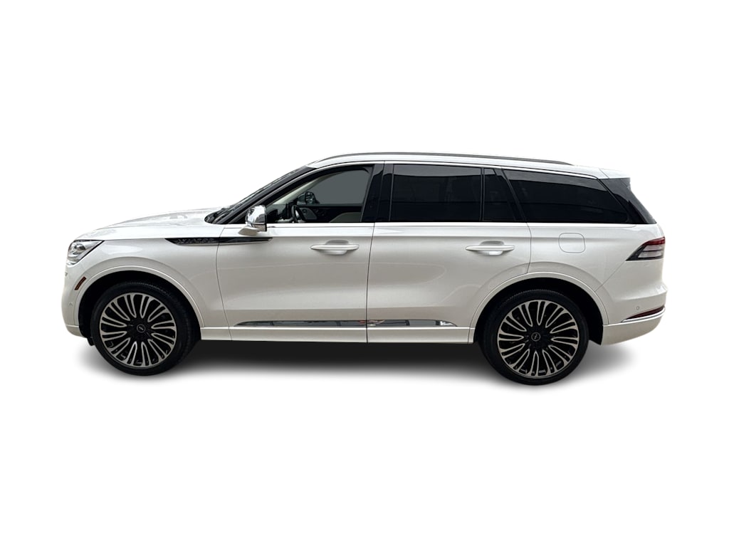 Thumbnail: 2022 Lincoln Aviator - 25