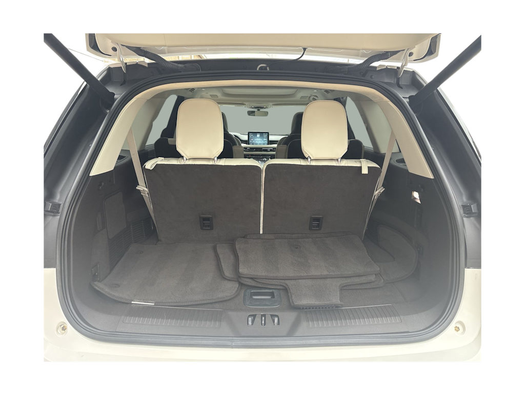 Thumbnail: 2022 Lincoln Aviator - 17