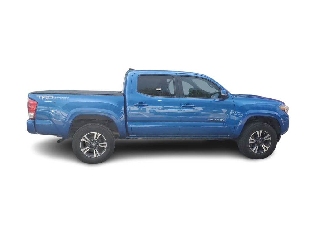 Thumbnail: 2017 Toyota Tacoma - 15