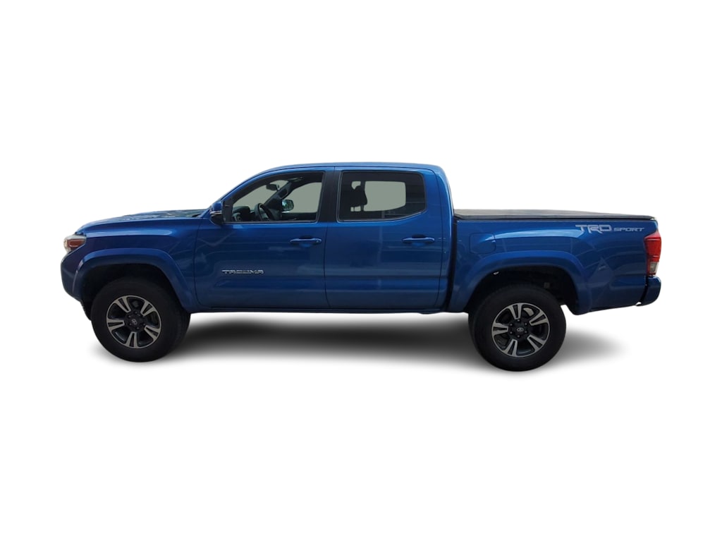 Thumbnail: 2017 Toyota Tacoma - 3