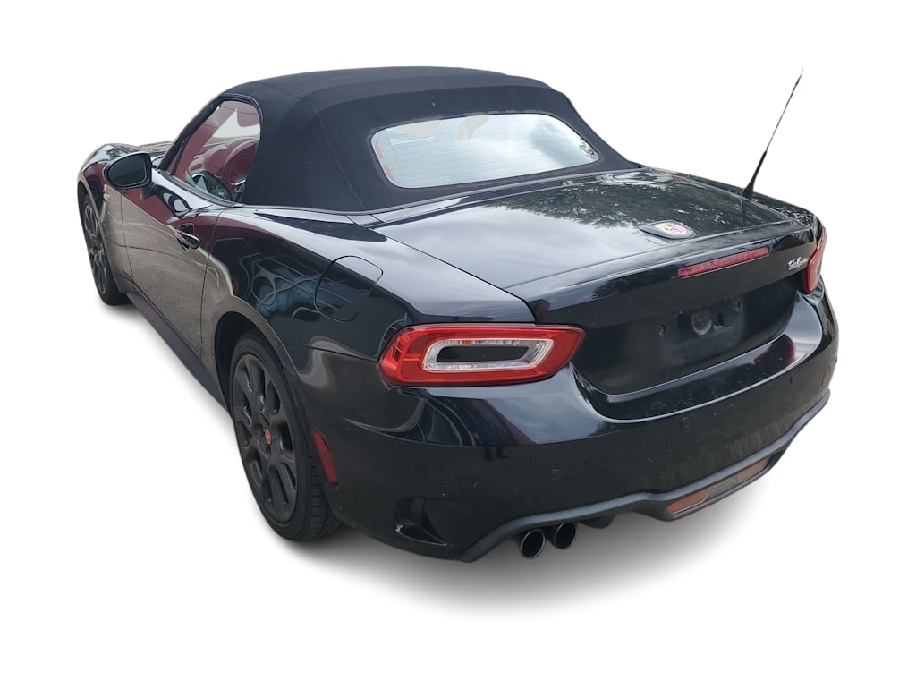 Thumbnail: 2017 Fiat 124 Spider - 14