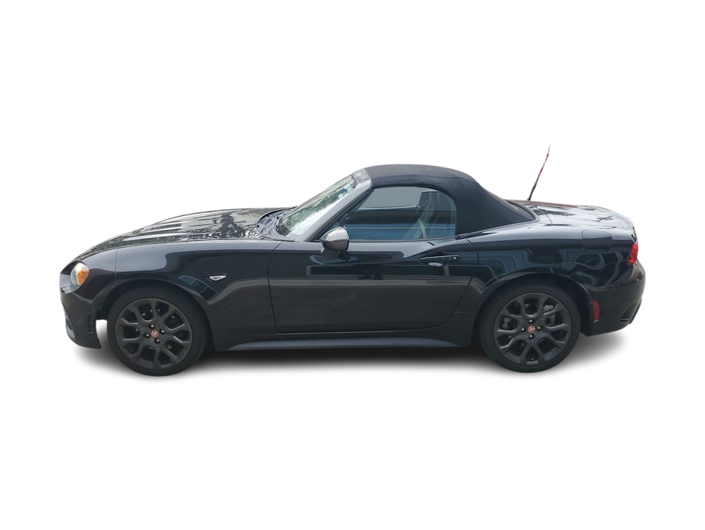 Thumbnail: 2017 Fiat 124 Spider - 3