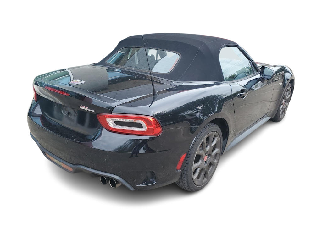 Thumbnail: 2017 Fiat 124 Spider - 15