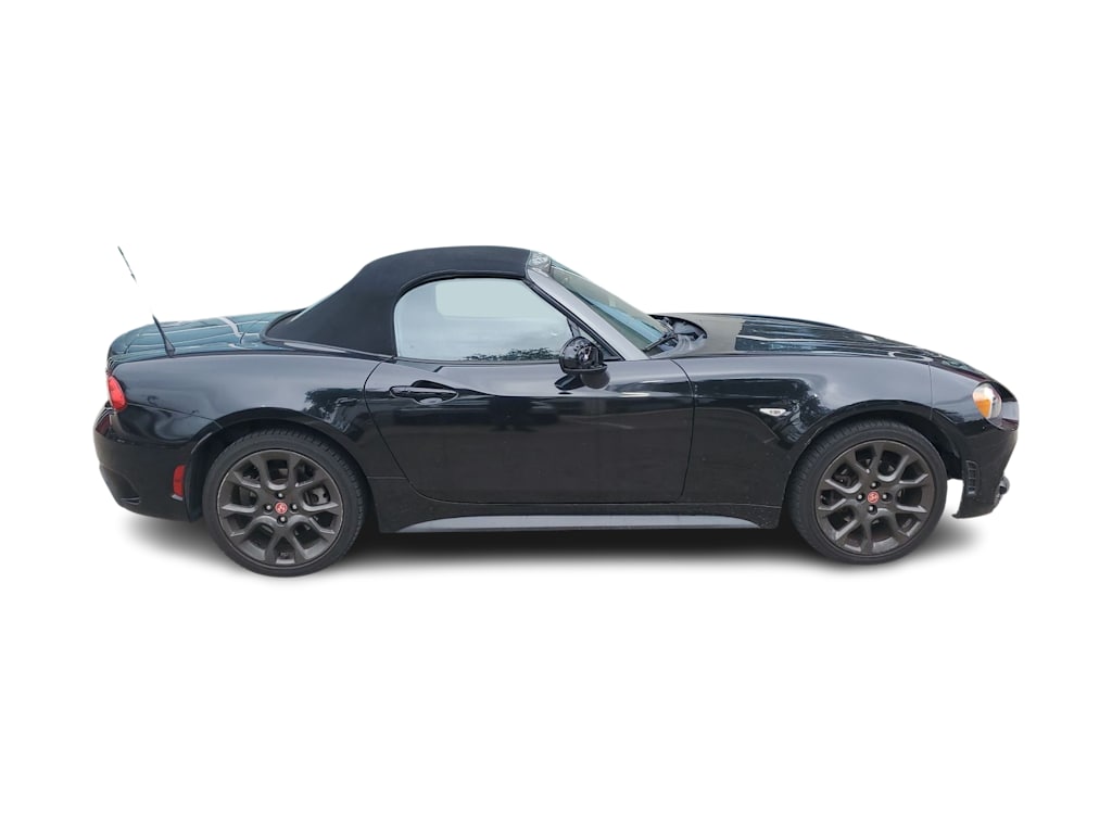 Thumbnail: 2017 Fiat 124 Spider - 16