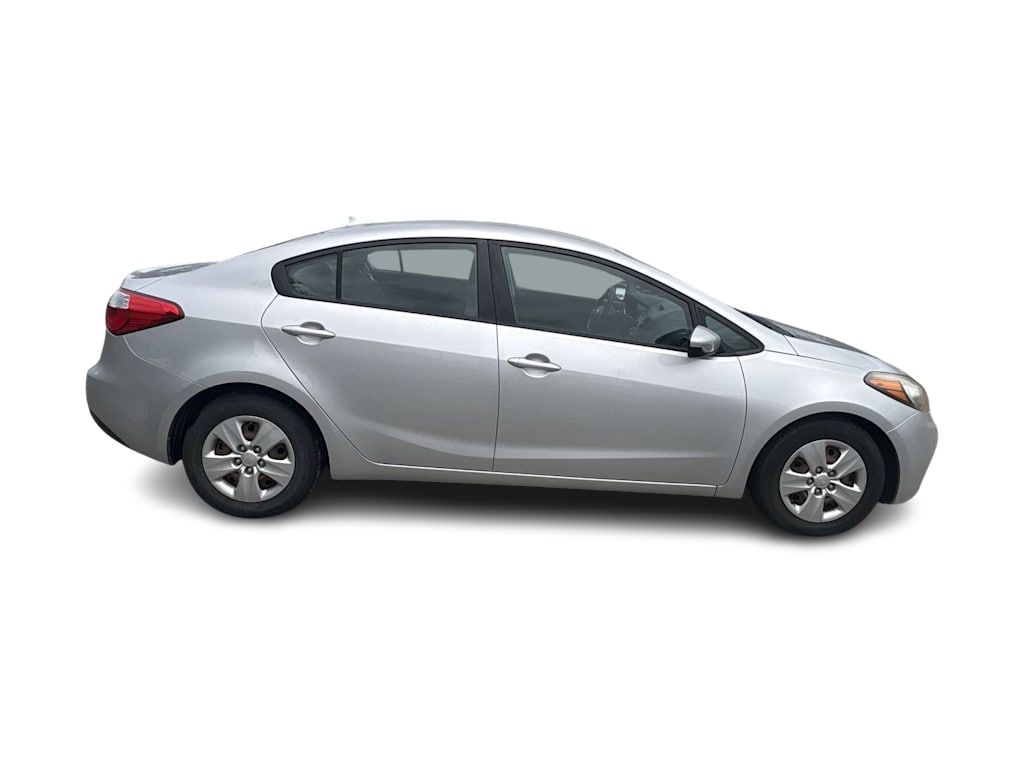 Thumbnail: 2016 Kia Forte - 16
