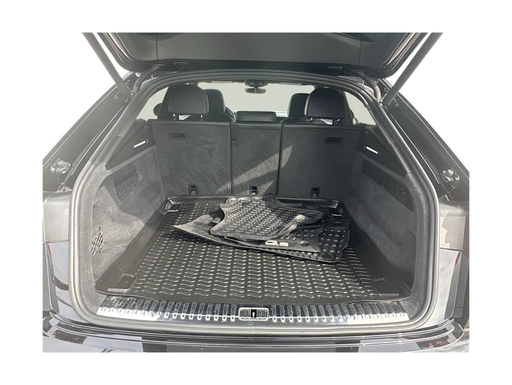 Thumbnail: 2020 Audi Q8 - 18