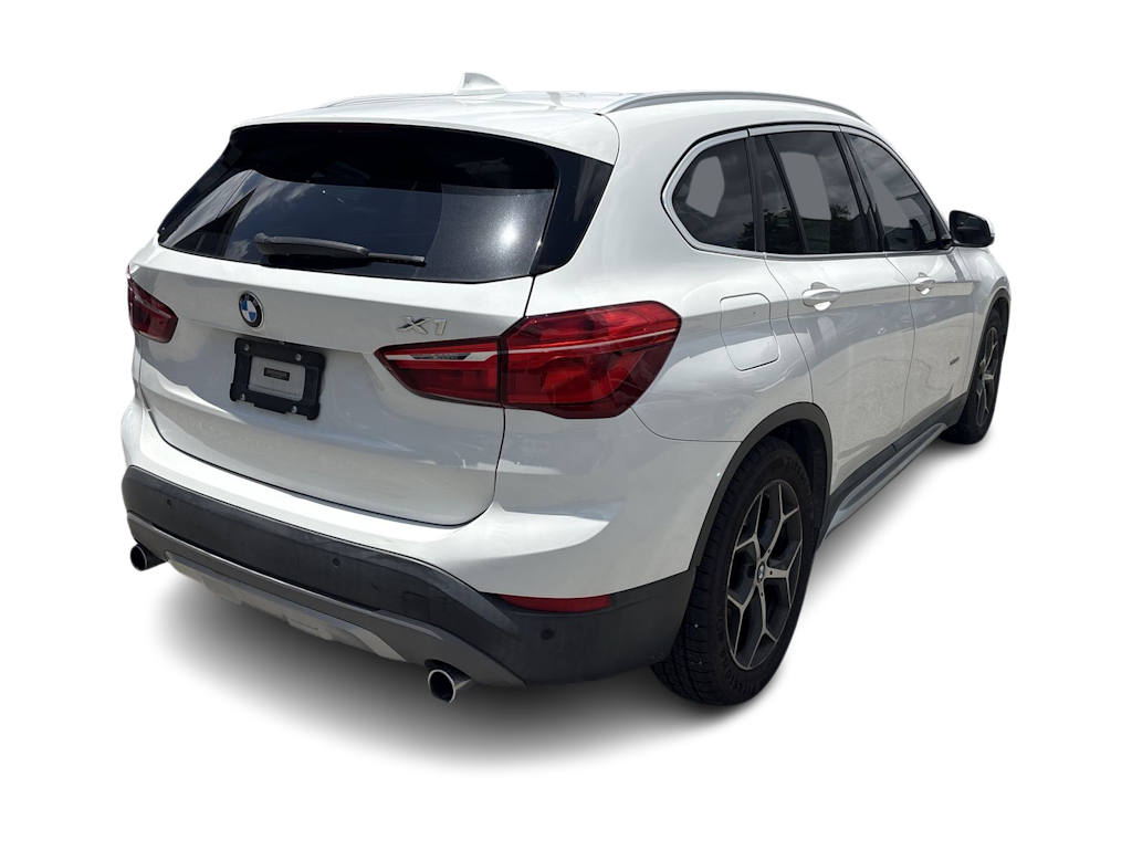 Thumbnail: 2016 BMW X1 - 15