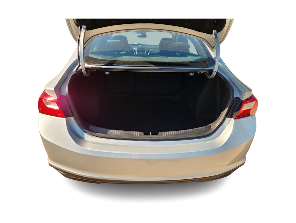 Thumbnail: 2016 Chevrolet Malibu - 18