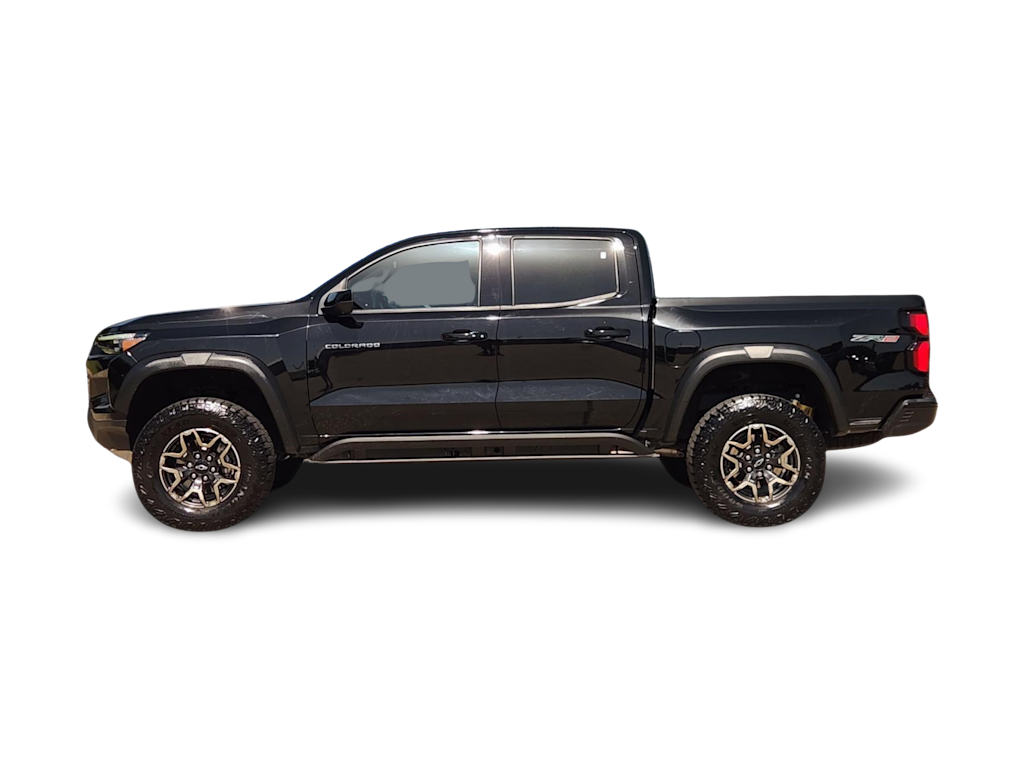 Thumbnail: 2024 Chevrolet Colorado - 3