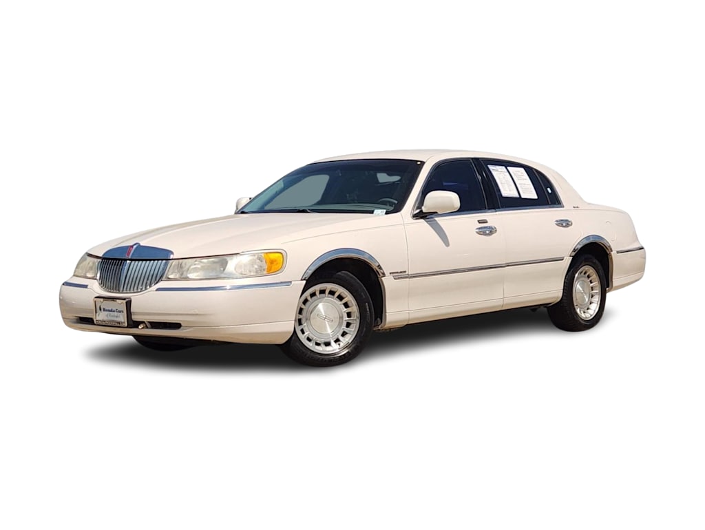 Used 2001 Lincoln Town Car Executive with VIN 1LNHM81W81Y677417 for sale in Casper, WY