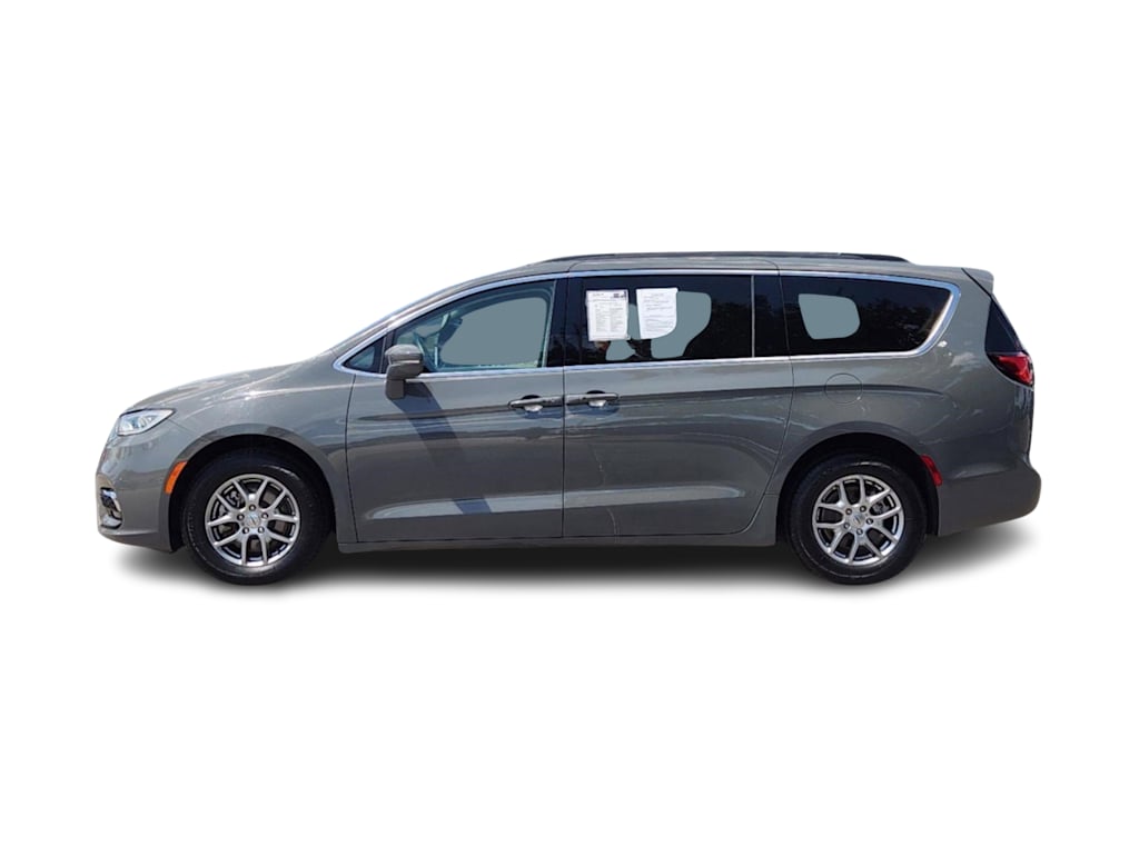 2021 Chrysler Pacifica Touring 3