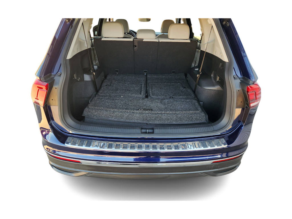 Thumbnail: 2023 Volkswagen Tiguan - 17