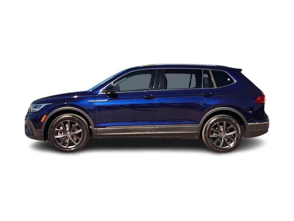 Thumbnail: 2023 Volkswagen Tiguan - 3
