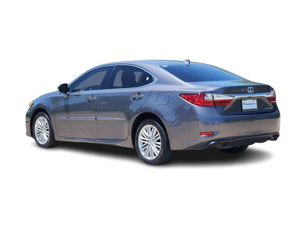 Thumbnail: 2016 Lexus ES - 4