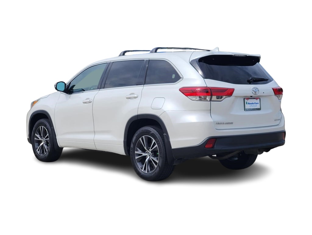 Thumbnail: 2017 Toyota Highlander - 4