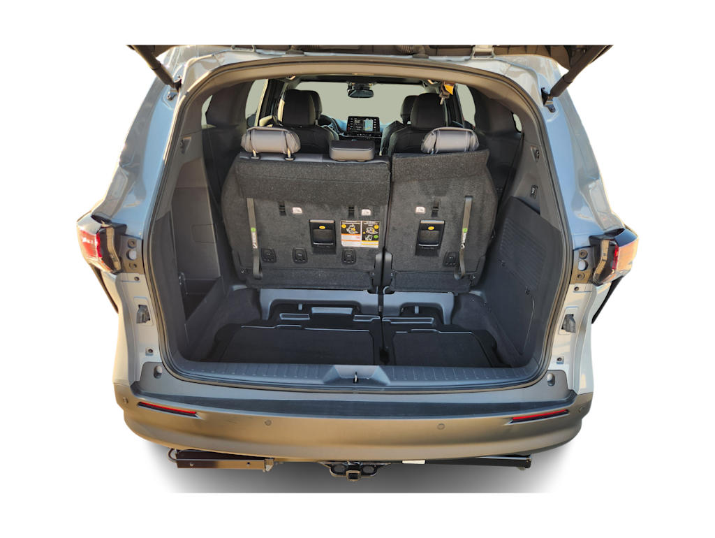 Thumbnail: 2023 Toyota Sienna - 18