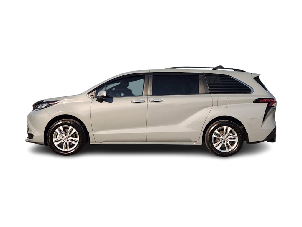 Thumbnail: 2023 Toyota Sienna - 3