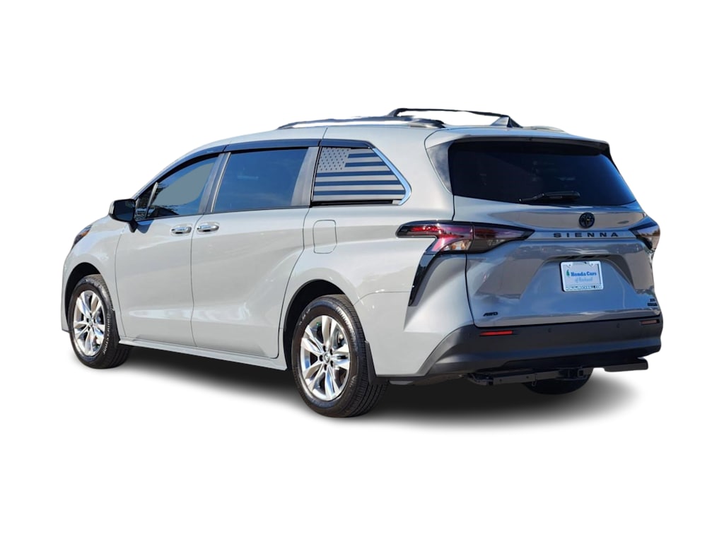 Thumbnail: 2023 Toyota Sienna - 4