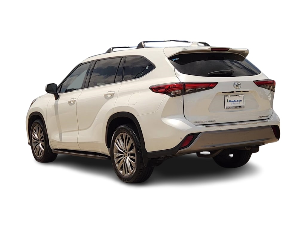 Thumbnail: 2022 Toyota Highlander - 4