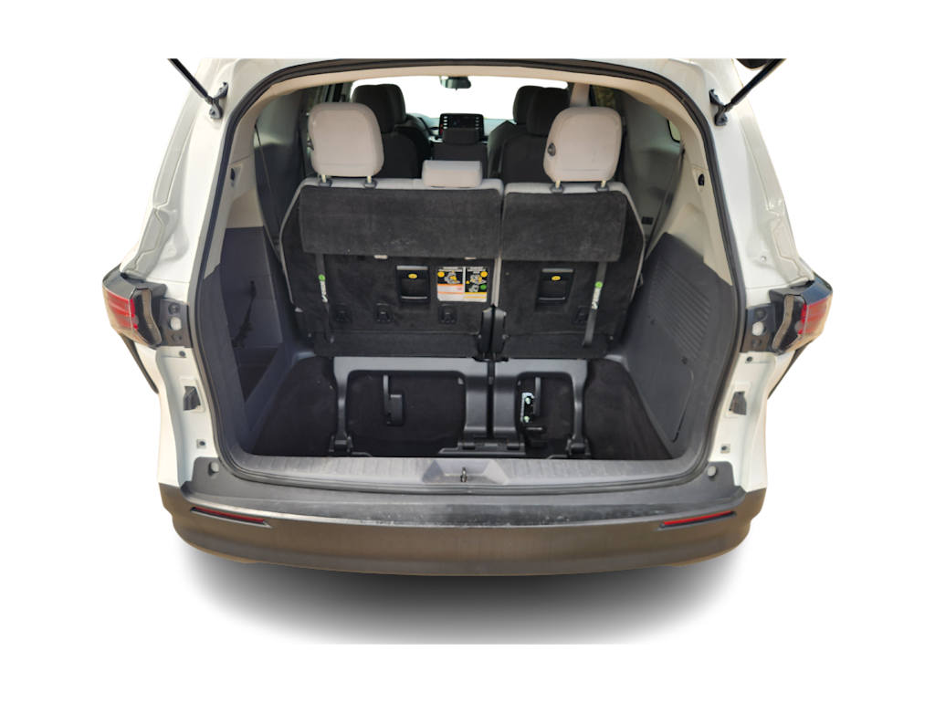 Thumbnail: 2022 Toyota Sienna - 18
