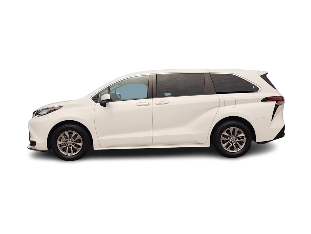 Thumbnail: 2022 Toyota Sienna - 3