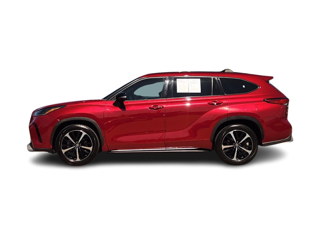 Thumbnail: 2022 Toyota Highlander - 3