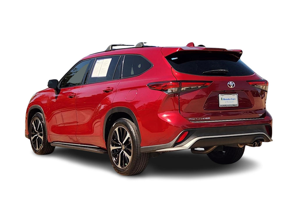 Thumbnail: 2022 Toyota Highlander - 4