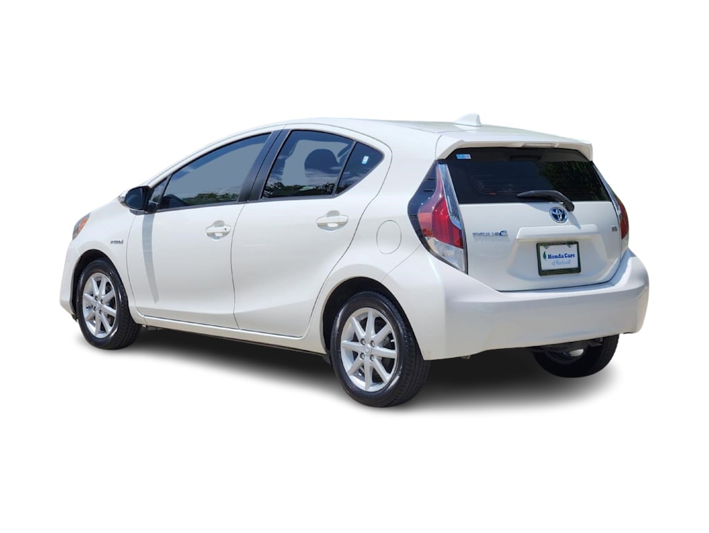 Thumbnail: 2016 Toyota Prius c - 4