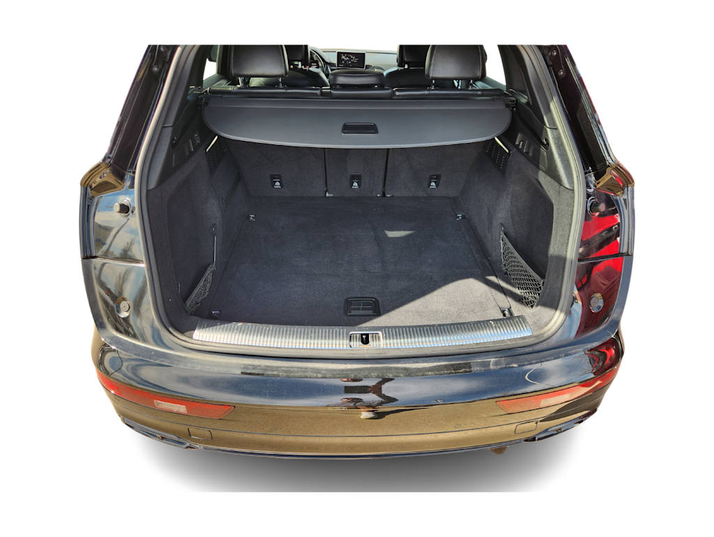 Thumbnail: 2020 Audi SQ5 - 18