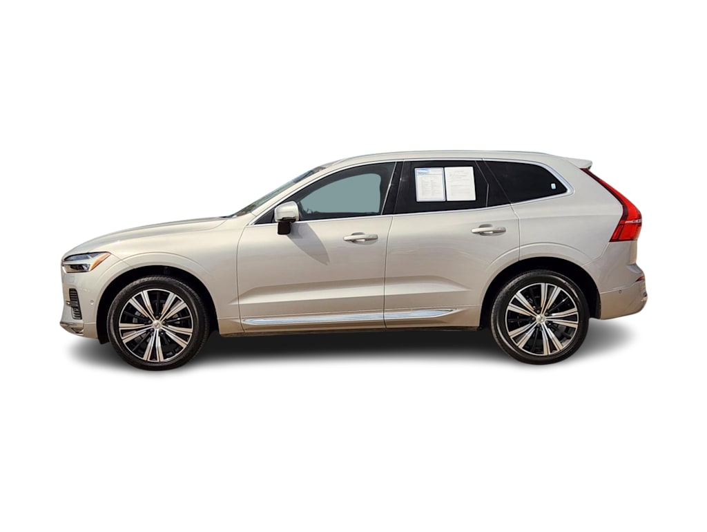 Thumbnail: 2023 Volvo XC60 - 3