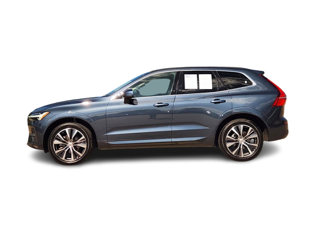 Thumbnail: 2022 Volvo XC60 - 3