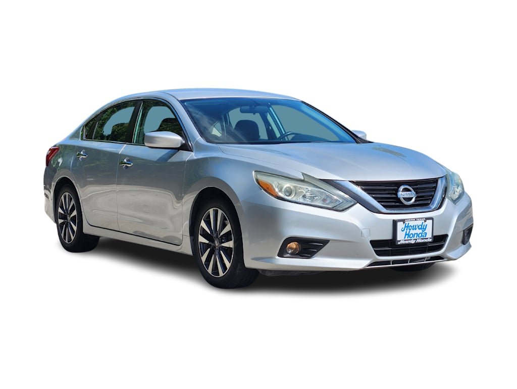 Thumbnail: 2017 Nissan Altima - 18
