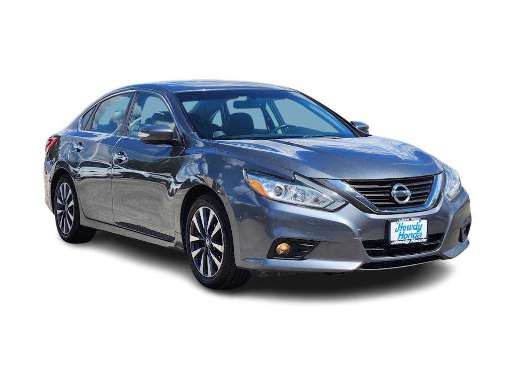 Thumbnail: 2017 Nissan Altima - 19