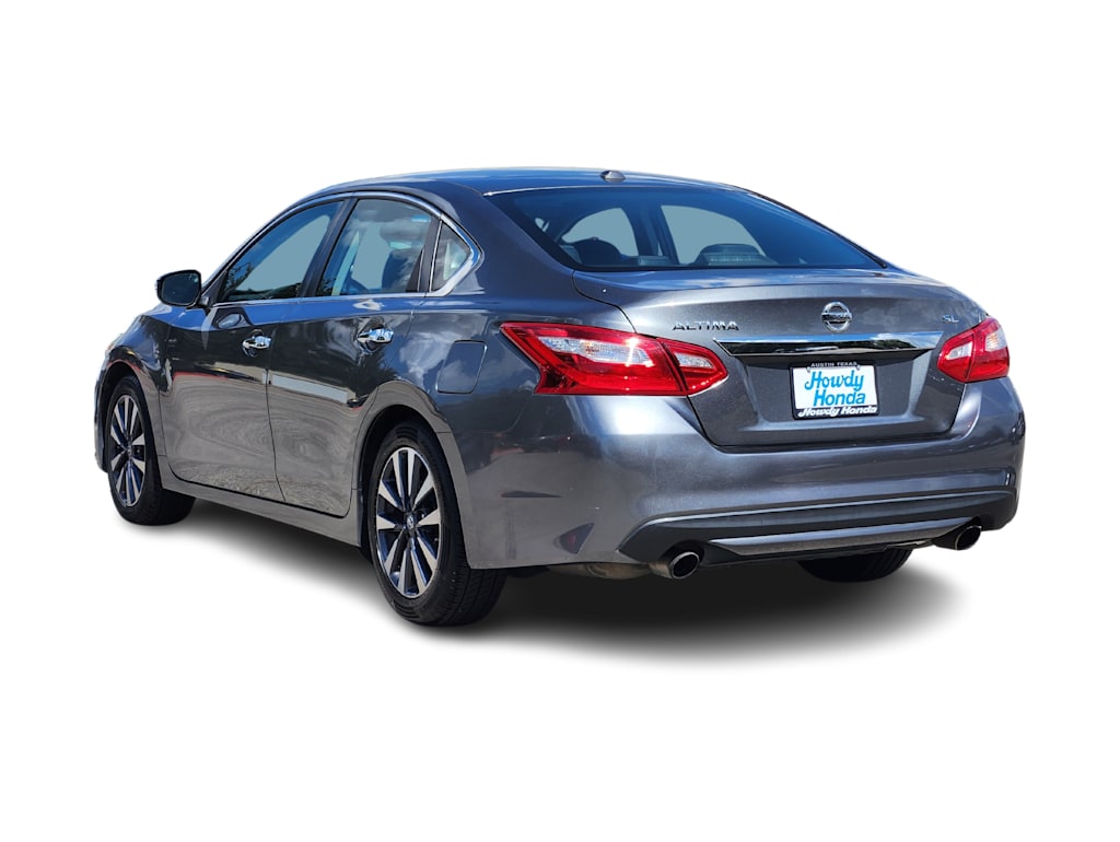 Thumbnail: 2017 Nissan Altima - 4