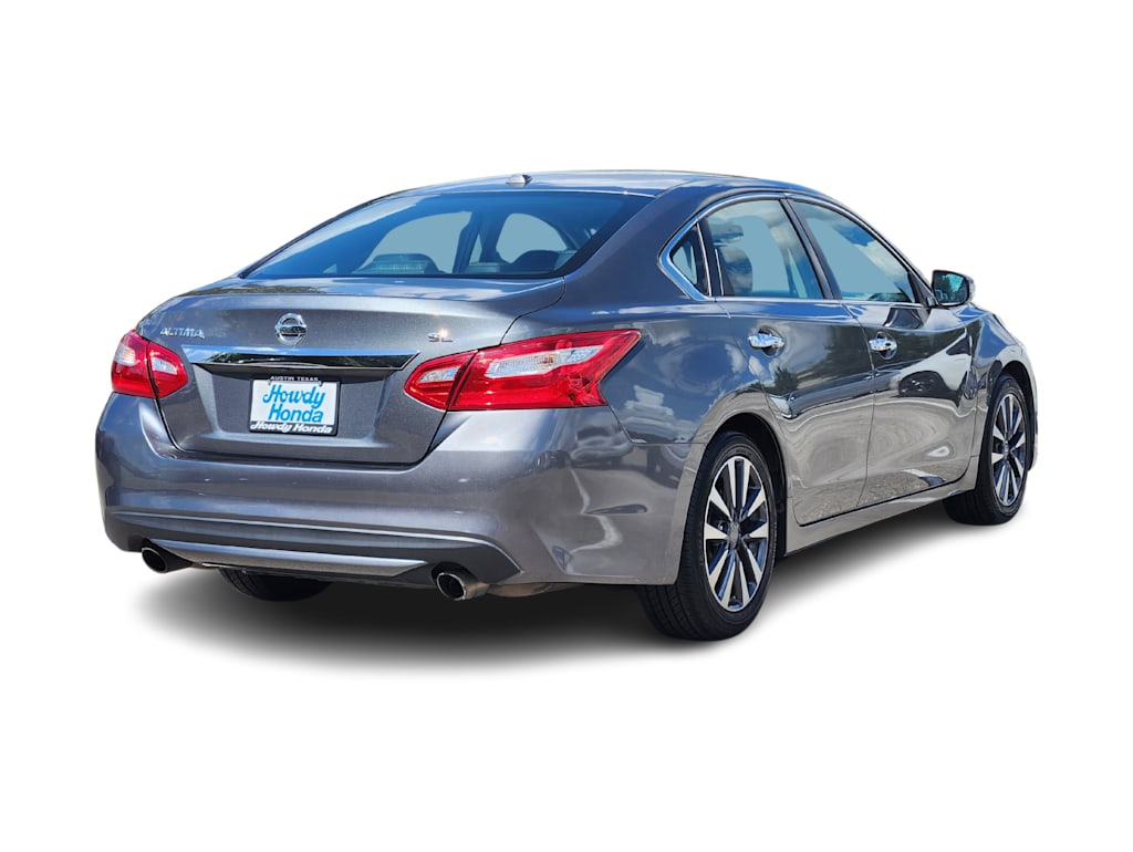 Thumbnail: 2017 Nissan Altima - 20