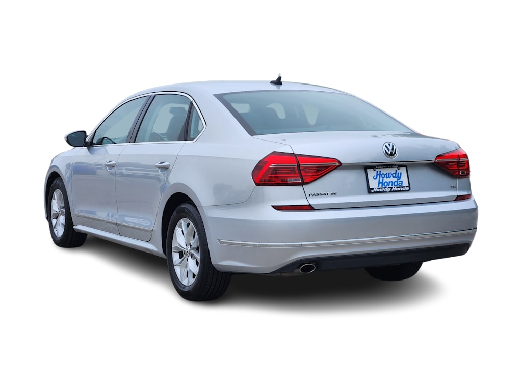 Thumbnail: 2016 Volkswagen Passat - 4