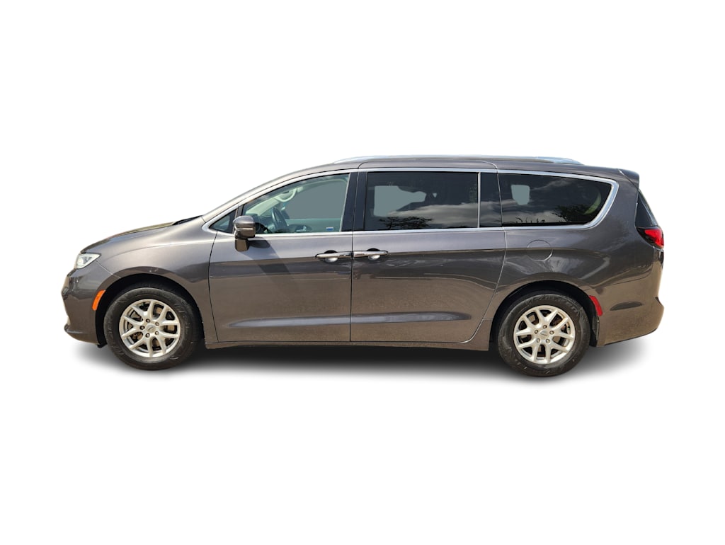 Thumbnail: 2021 Chrysler Pacifica - 3