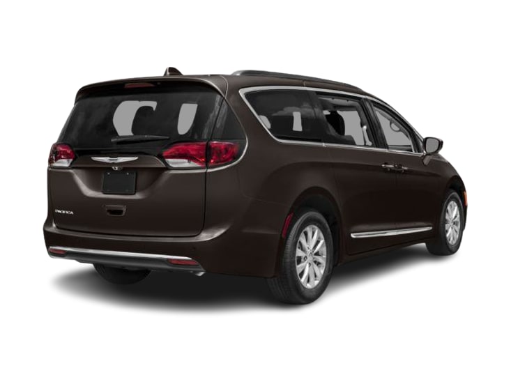 Thumbnail: 2018 Chrysler Pacifica - 9