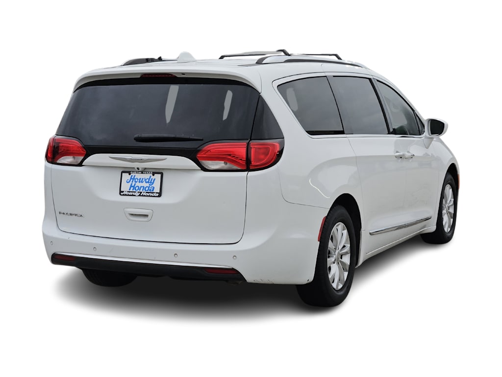 Thumbnail: 2018 Chrysler Pacifica - 19