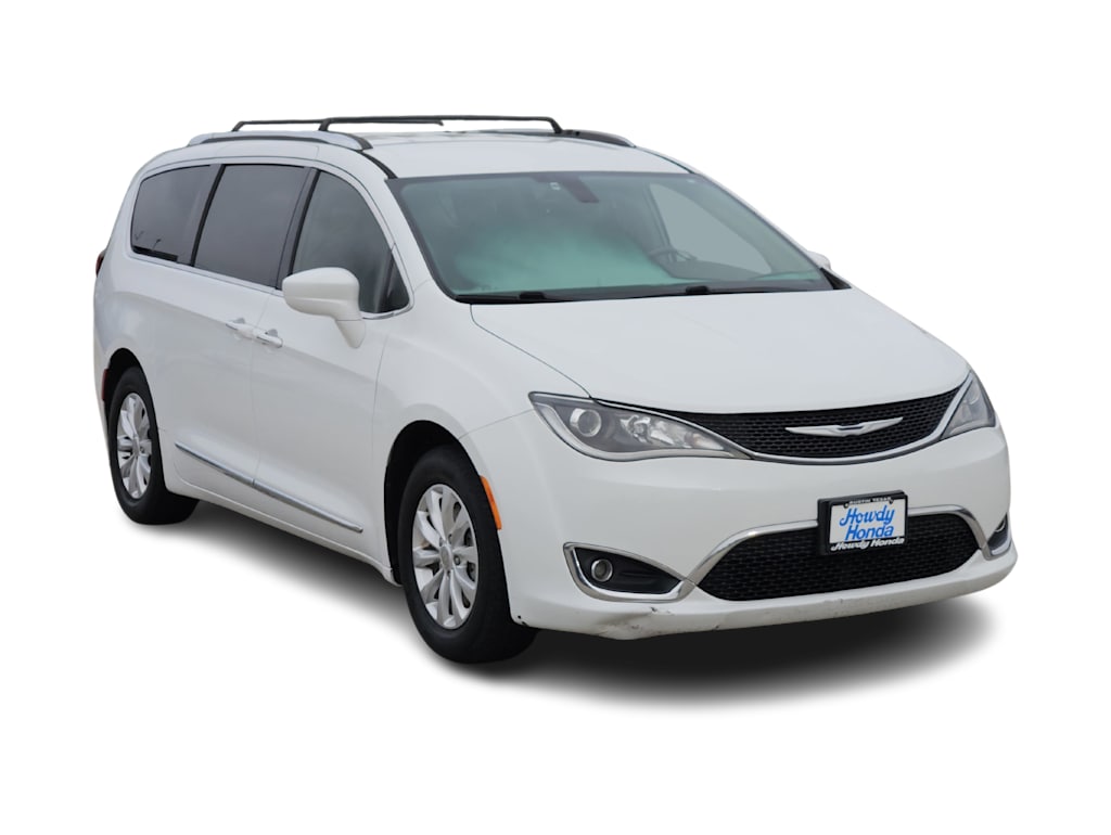 Thumbnail: 2018 Chrysler Pacifica - 18