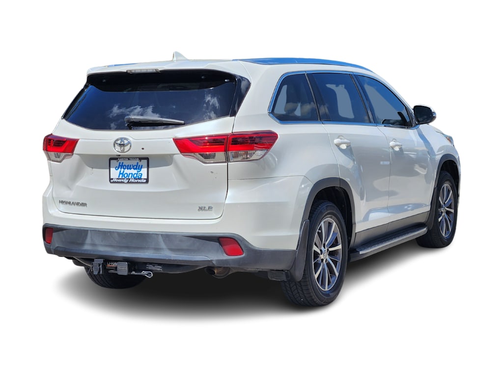 Thumbnail: 2019 Toyota Highlander - 20