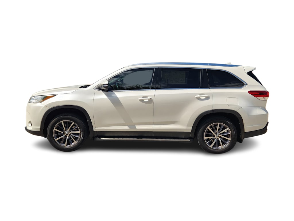 Thumbnail: 2019 Toyota Highlander - 3
