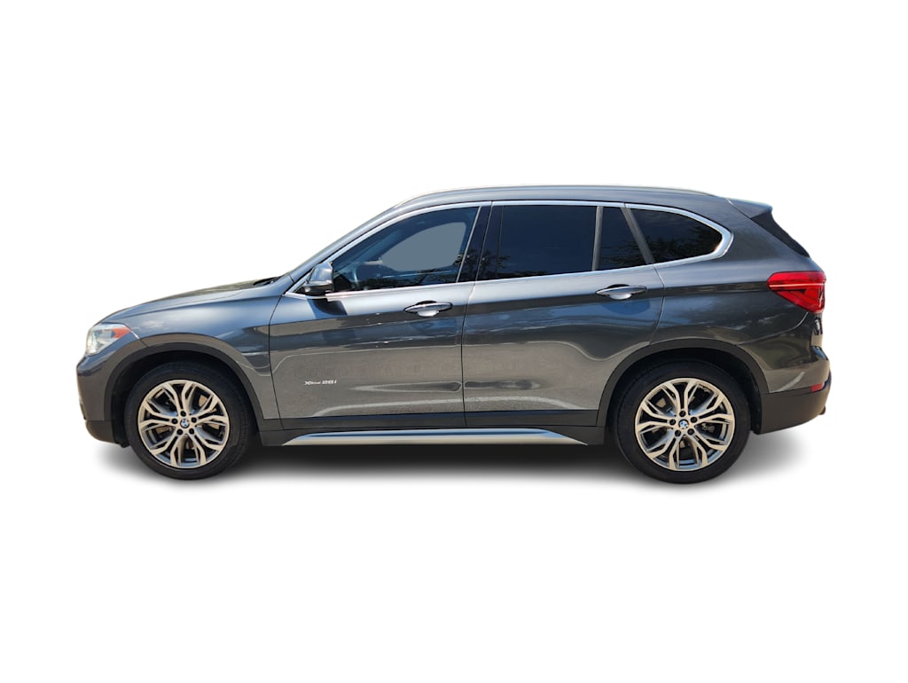 Thumbnail: 2016 BMW X1 - 3